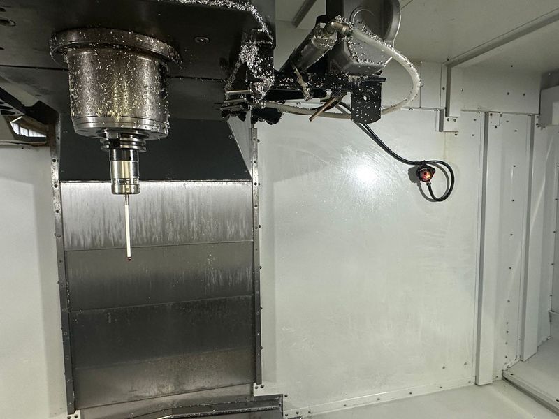 Вертикально-фрезерный обрабатывающий центр Haas VF-9/40 (2013) BVK011225-02 фото